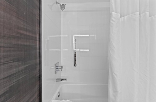 Northeast Raleigh Hotel | DoubleTree by Hilton Raleigh Midtown, NC