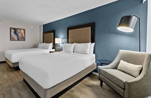 Northeast Raleigh Hotel | DoubleTree by Hilton Raleigh Midtown, NC