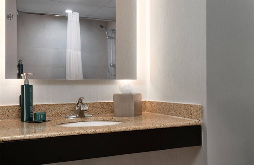 North Chesterfield Hotel | DoubleTree by Hilton Richmond - Midlothian
