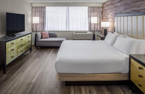 Rochester Hotel | DoubleTree by Hilton Rochester