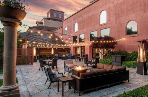 Rohnert Park Resort | DoubleTree by Hilton Sonoma Wine Country