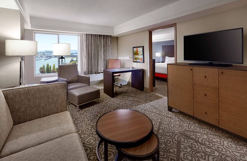 Brisbane Hotel | DoubleTree by Hilton San Francisco Airport North Bayfront