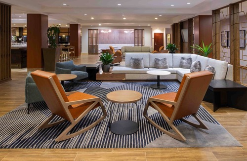 Burlingame Hotel | DoubleTree by Hilton San Francisco Airport