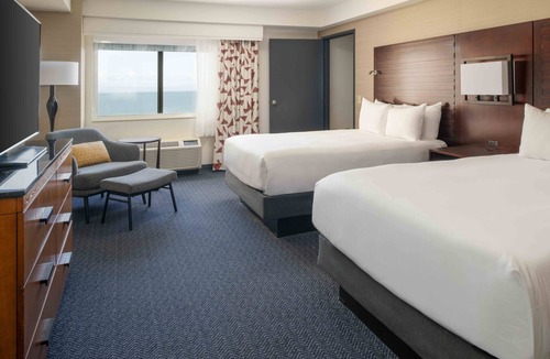 Burlingame Hotel | DoubleTree by Hilton San Francisco Airport