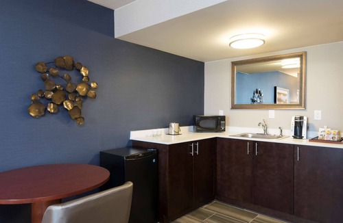 Seward Place Hotel | DoubleTree by Hilton Schenectady Downtown