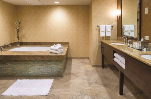 SeaTac Hotel | DoubleTree by Hilton Seattle Airport