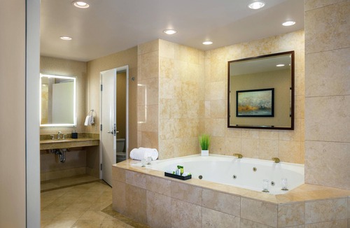 Rohnert Park Hotel | DoubleTree by Hilton Sonoma - Wine Country