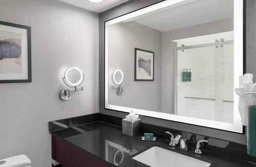 Bentonville - Fayetteville Hotel | DoubleTree by Hilton Springdale