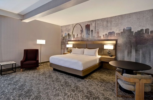 Airport Township Hotel | DoubleTree by Hilton St. Louis Airport