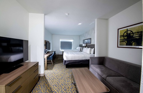 Sulphur Hotel | DoubleTree by Hilton Sulphur Lake Charles