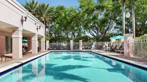 Sunrise Hotel | DoubleTree by Hilton Sunrise - Sawgrass Mills