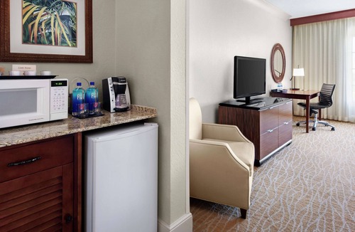 Sunrise Hotel | DoubleTree by Hilton Sunrise - Sawgrass Mills