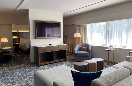 Tinton Falls Hotel | DoubleTree by Hilton Tinton Falls - Eatontown