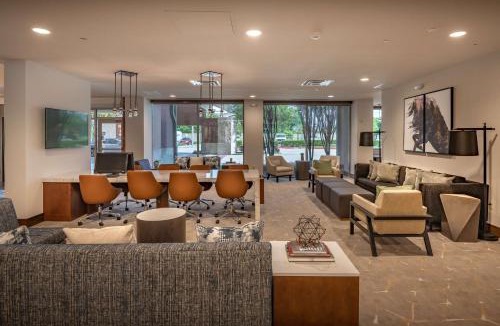 Farmers Branch Hotel | DoubleTree by Hilton Dallas-Farmers Branch