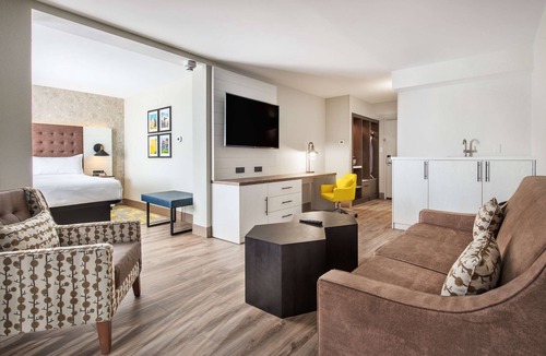 Cranbury Hotel | Doubletree by Hilton Monroe Township Cranbury