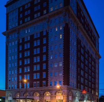 Utica Hotel | DoubleTree by Hilton Utica