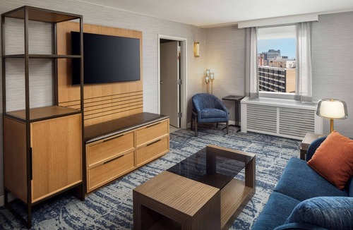 Downtown Hotel | Doubletree by Hilton Washington DC Silver Spring