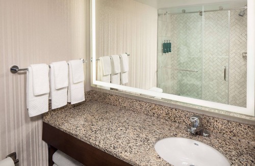 Downtown Hotel | Doubletree by Hilton Washington DC Silver Spring