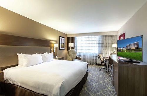 Winston - Salem Hotel | DoubleTree by Hilton Winston Salem - University