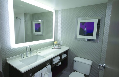 Winston - Salem Hotel | DoubleTree by Hilton Winston Salem - University