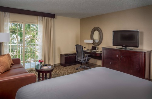 Durham Hotel | DoubleTree Raleigh Durham Airport at Research Triangle Park
