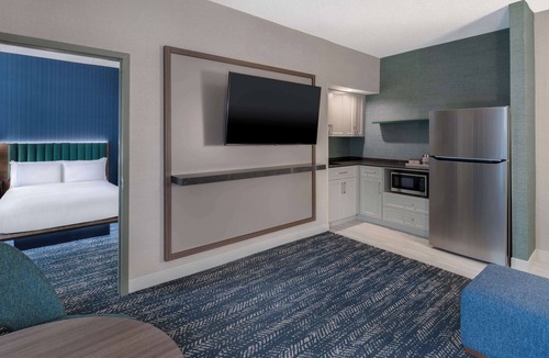 Mount Laurel Hotel | DoubleTree Suites by Hilton Hotel Mt. Laurel