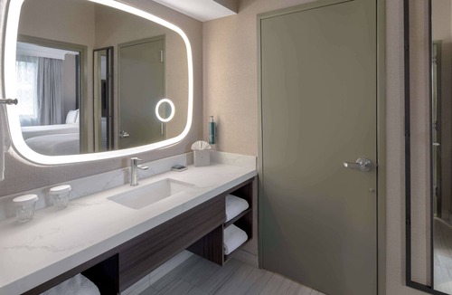 Mount Laurel Hotel | DoubleTree Suites by Hilton Hotel Mt. Laurel