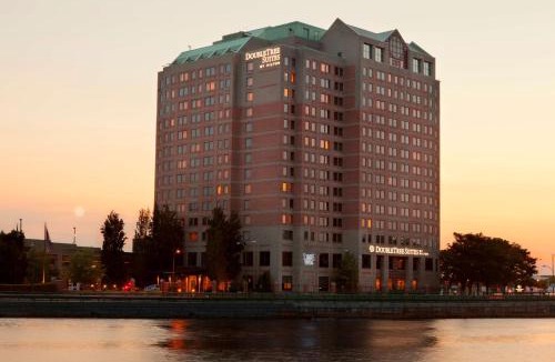 Allston Hotel | DoubleTree Suites by Hilton Hotel Boston - Cambridge