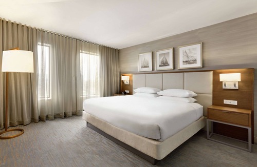 Allston Hotel | DoubleTree Suites by Hilton Hotel Boston - Cambridge