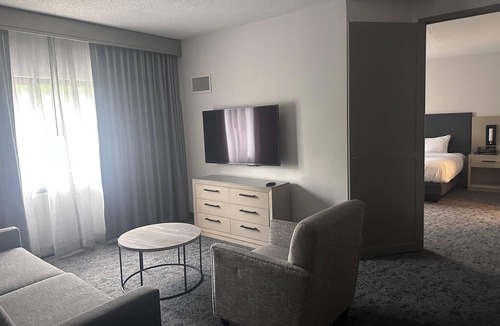 Durham Hotel | DoubleTree Suites by Hilton Raleigh - Durham