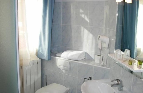 Charette Hotel | Doubs Rivage