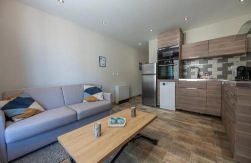 Jausiers Apartment | Douce Escapade - Balcon - Parking