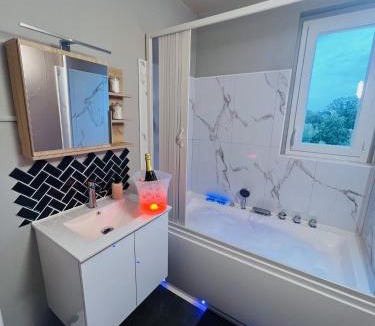 Limoges Apartment | Douce Folie romantique