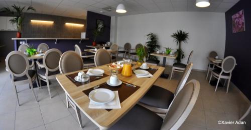 Cuxac-dʼAude Hotel | Douce France