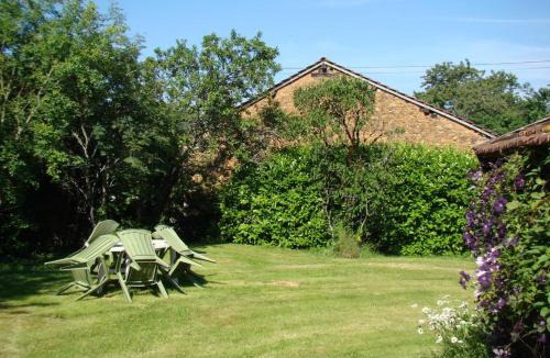 Le Chatenet-en-Dognon House | Doueneix