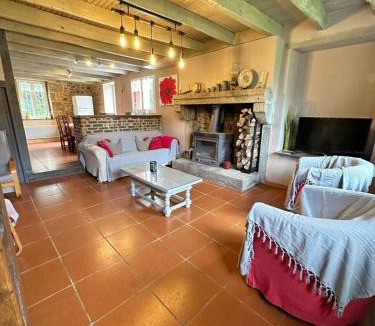 Le Chatenet-en-Dognon House | Doueneix