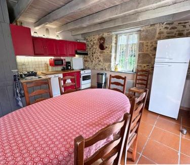 Le Chatenet-en-Dognon House | Doueneix