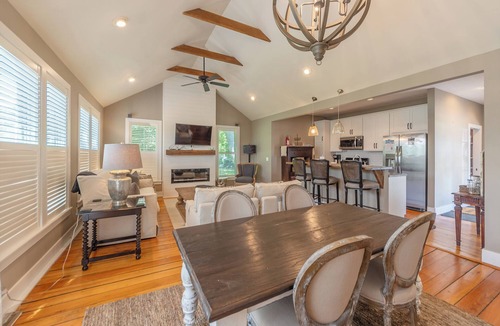Douglas House | Douglas Cottage - Great location walking distance to both Douglas beach and Downtown!