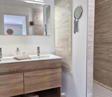 Colleville-sur-Mer Apartment | Douglas