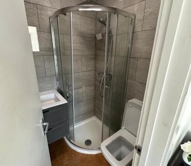 Yeading House | Douglas Home