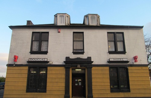 Clydebank Hotel | Douglas Hotel