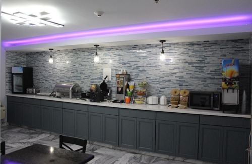 Cleveland Hotel | Douglas Inn And Suites