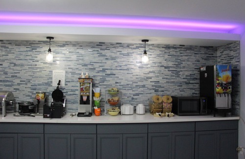 Cleveland Hotel | Douglas Inn And Suites