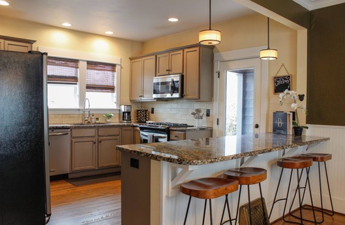 McMinnville Apartment | Douglas on Third