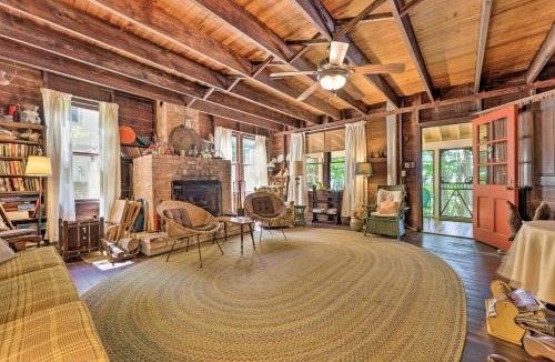 Douglas House | Douglas 'Whispering Winds' Cottage w/Beach!
