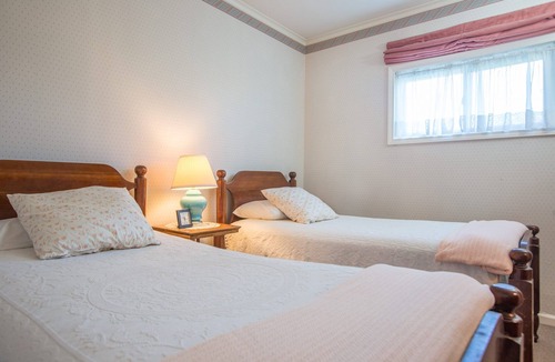 Pulaski Cabin | Douglaston Salmon Run - Manor Lodge