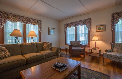 Pulaski Cabin | Douglaston Salmon Run - Salmon Run Lodge