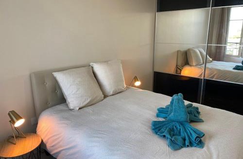 Serris Apartment | Douillet By Dream Apartments