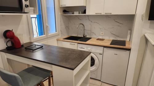 Saint-Mathieu Apartment | Douillet studio