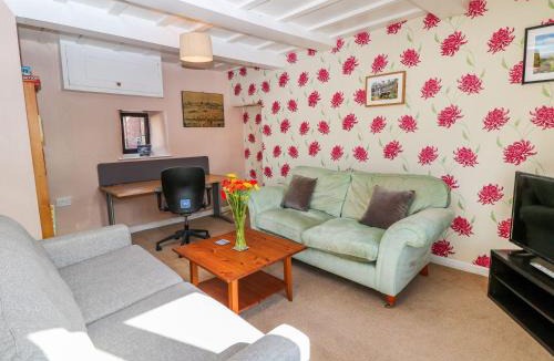 Clowne House | Dove Cottage